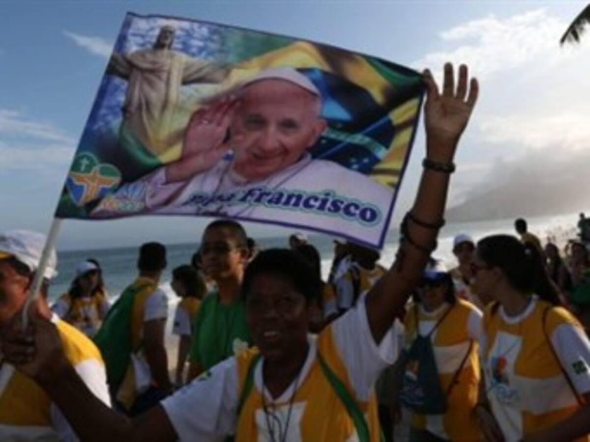 Miles de católicos inician Jornada Mundial de la Juventud en Brasil