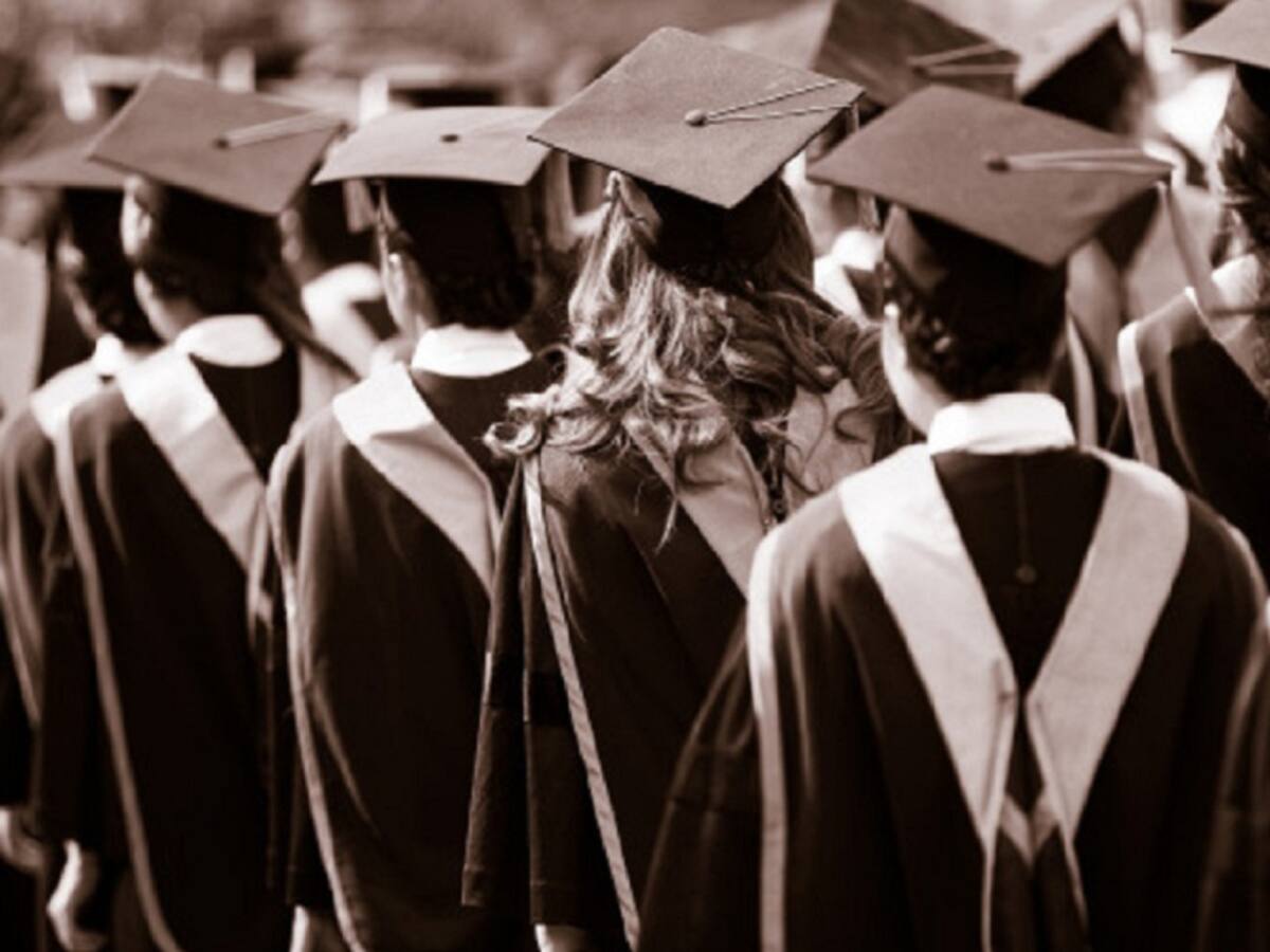 Mujer de 90 años se graduó de psicología en medio de la pandemia