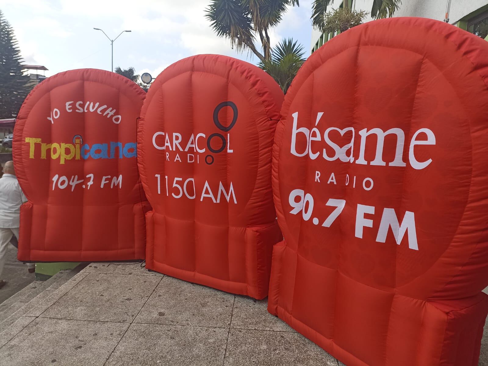 Día mundial de la radio, las tres emisoras de unidas desde la Universidad La Gran Colombia. Foto. Adrián Trejos