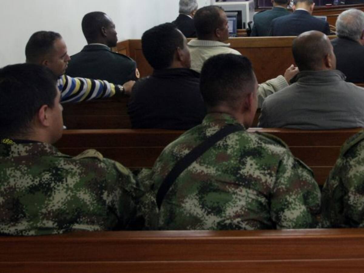 Fiscalía ordena captura de 20 oficiales del Ejército