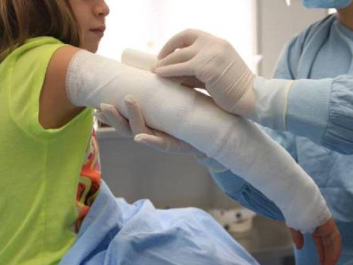 Cuatro personas, entre estas dos menores, quemados con pólvora en Bogotá