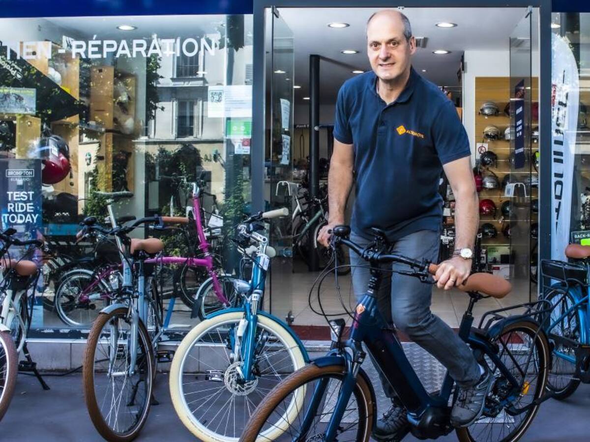 Francia ofrece 1.500 euros por cambiar vehículos viejos por bicicletas