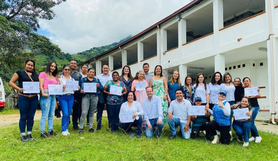 Integrantes de la Asociación de Mujeres Emprendedoras