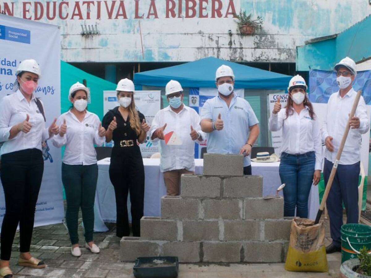 Colocan primera piedra en obras de infraestructura educativa en Montería