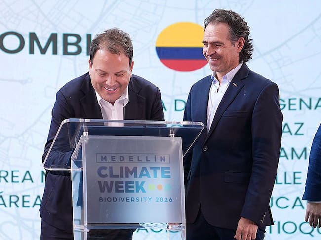Firma de acuerdo de Asocapitales en Climate Week 2026. Foto: Asocapitales.