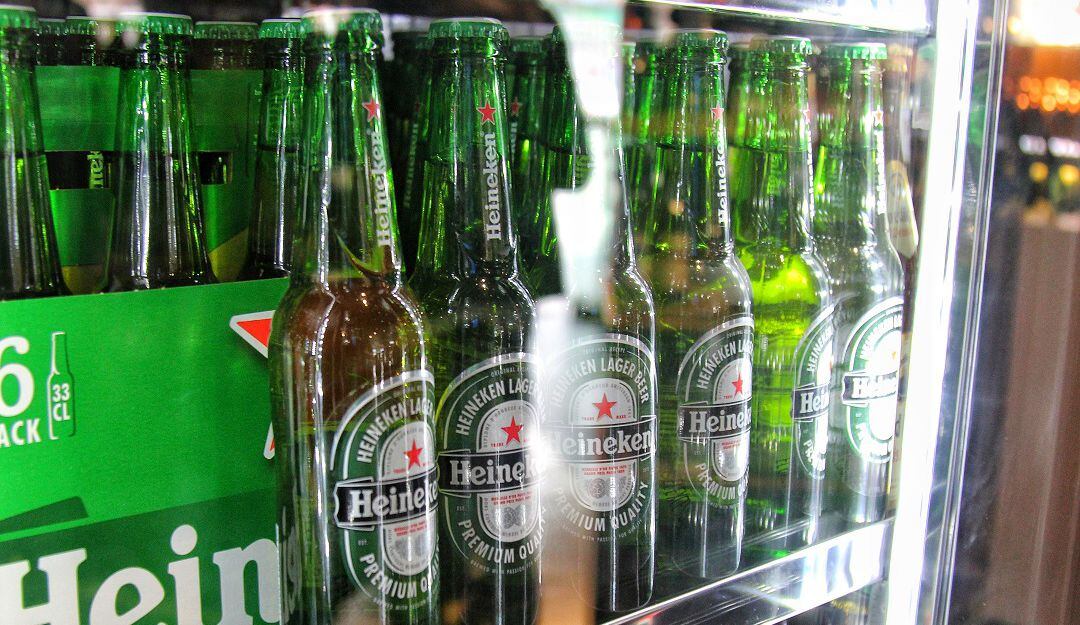 No se permitirá la venta y consumo de bebidas embriagantes en espacio público, terrazas y antejardines.