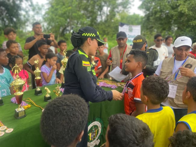 Arjona celebra: 41 aniversario del barrio Santa Rosa de Lima con la Policía Nacional