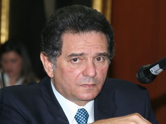 Exsenador Julio Alberto Manzur Abdala es aceptado en la JEP