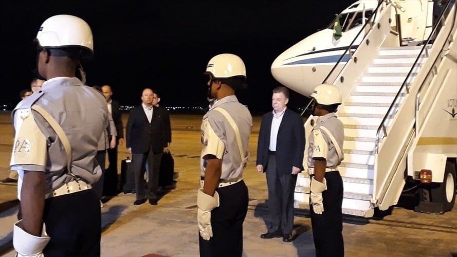 Santos llegó a Brasil para su encuentro con Michel Temer. Foto: Presidencia