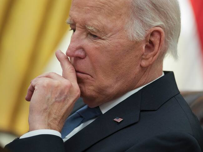 -FOTODELDIA- Washington (EEUU), 13/01/2025.- El presidente de Estados Unidos, Joe Biden, durante la reunión mantenida con los asesores y altos funcionarios de la Administración sobre la respuesta federal a los incendios de Los Ángeles. EFE/ CHRIS KLEPONIS / POOL