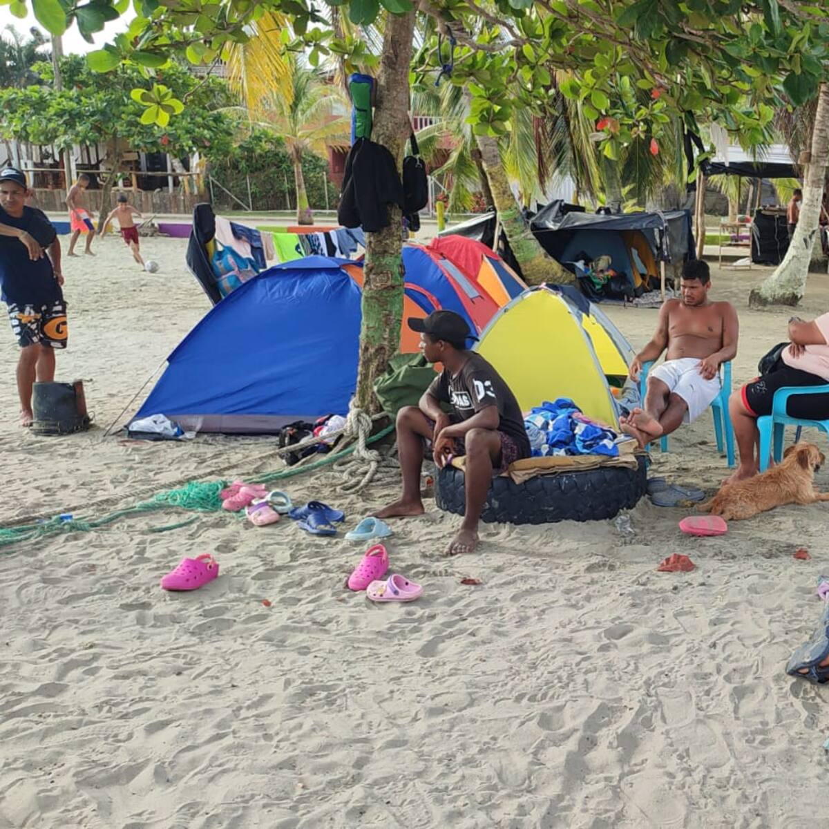 Migrantes piden a Panamá les permitan seguir usando el territorio para seguir su camino