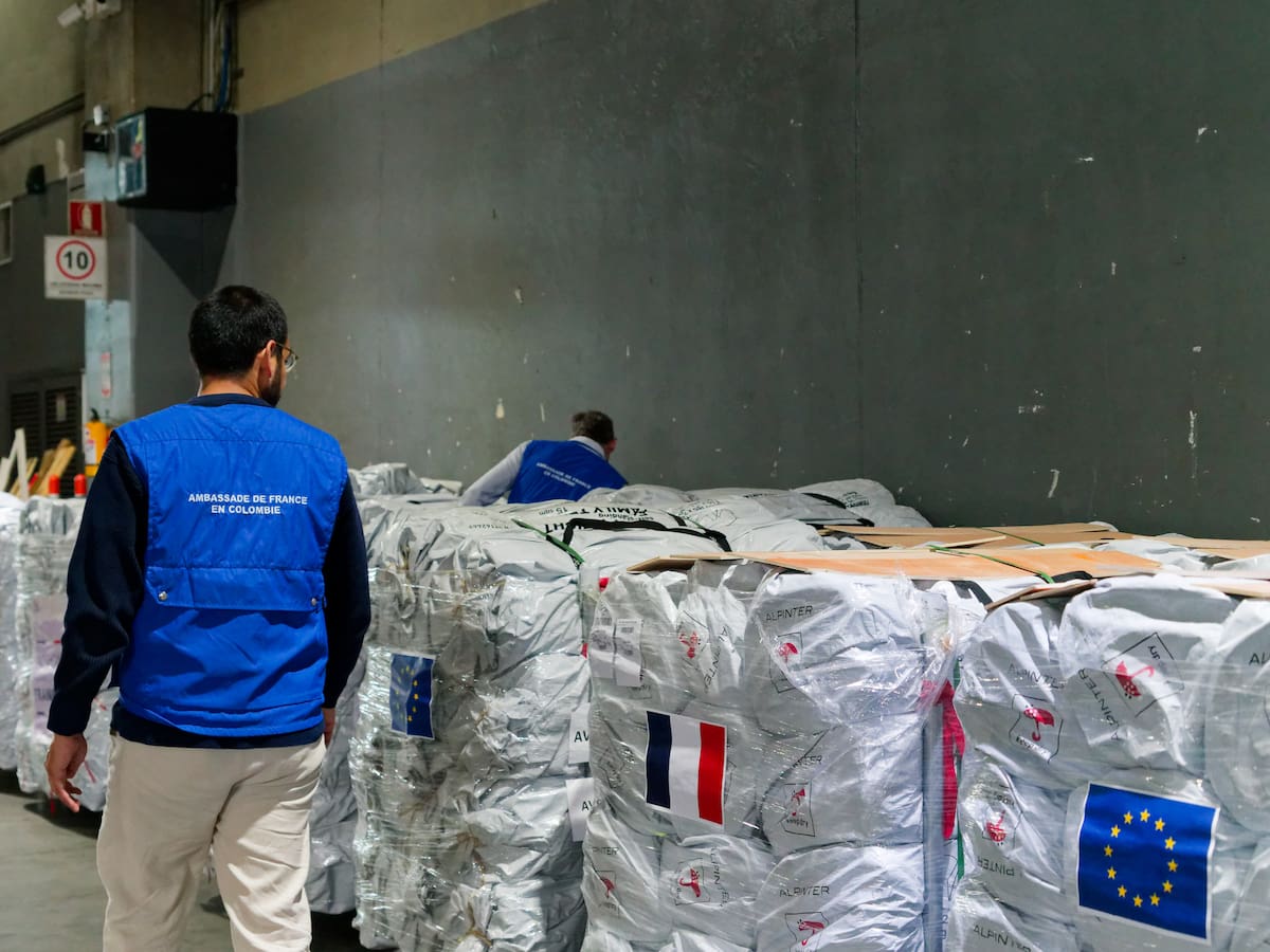 Francia ha enviado 10 toneladas de ayuda humanitaria a Colombia por el terremoto
