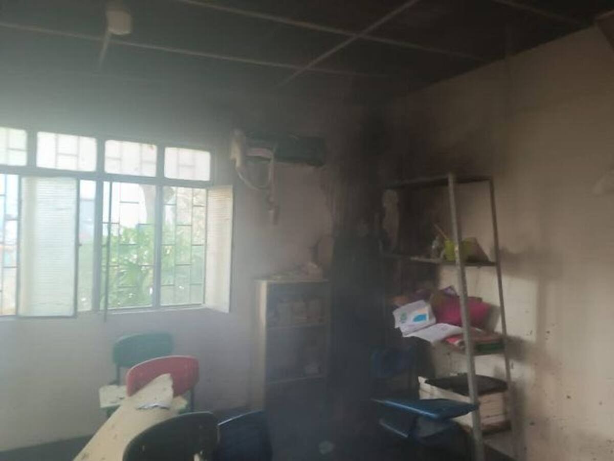 Investigan si un colegio que resultó afectado por un incendio, fue por altas temperaturas