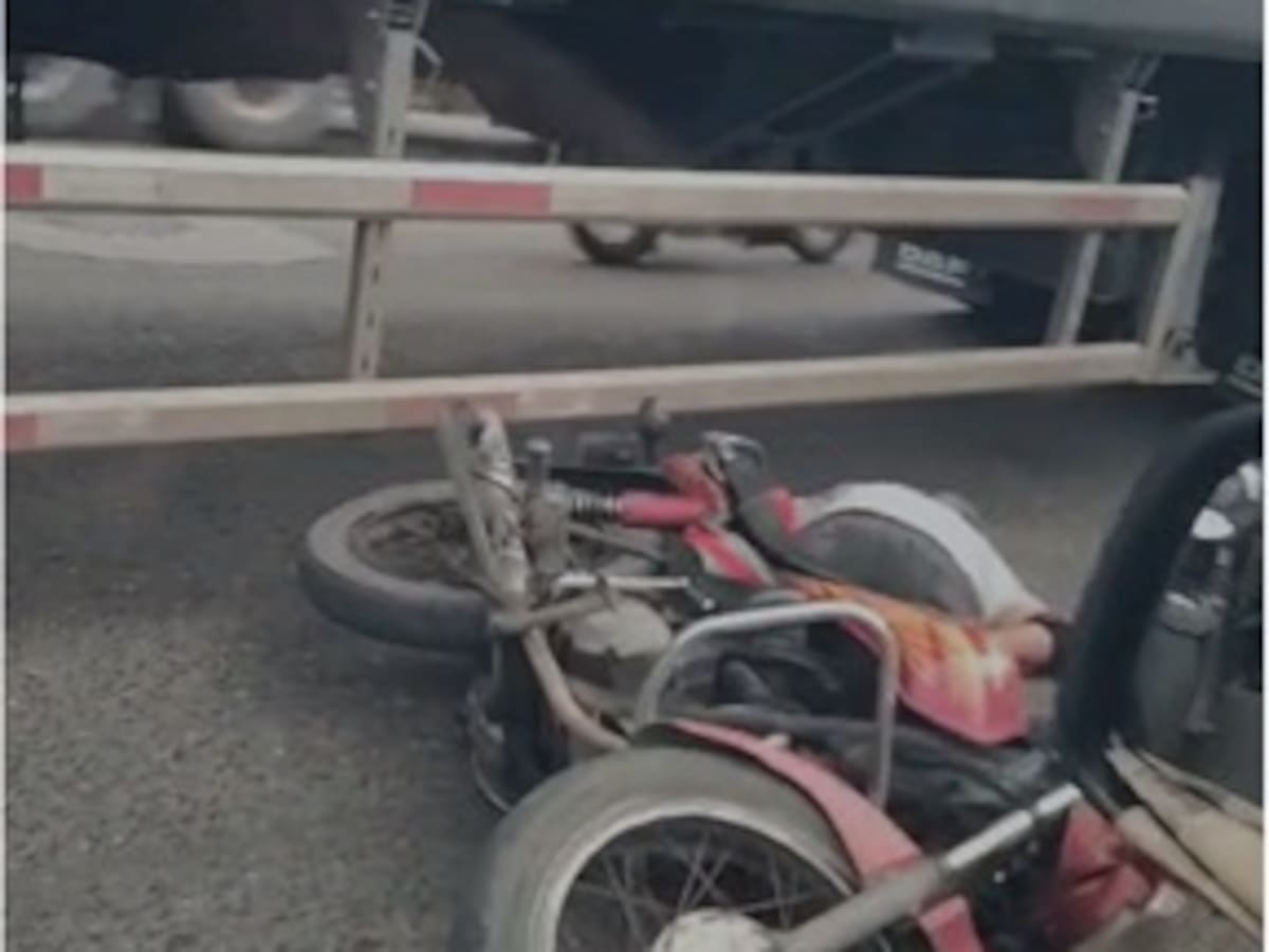 Accidente de tránsito en la Avenida Crisanto Luque deja a un motociclista lesionado