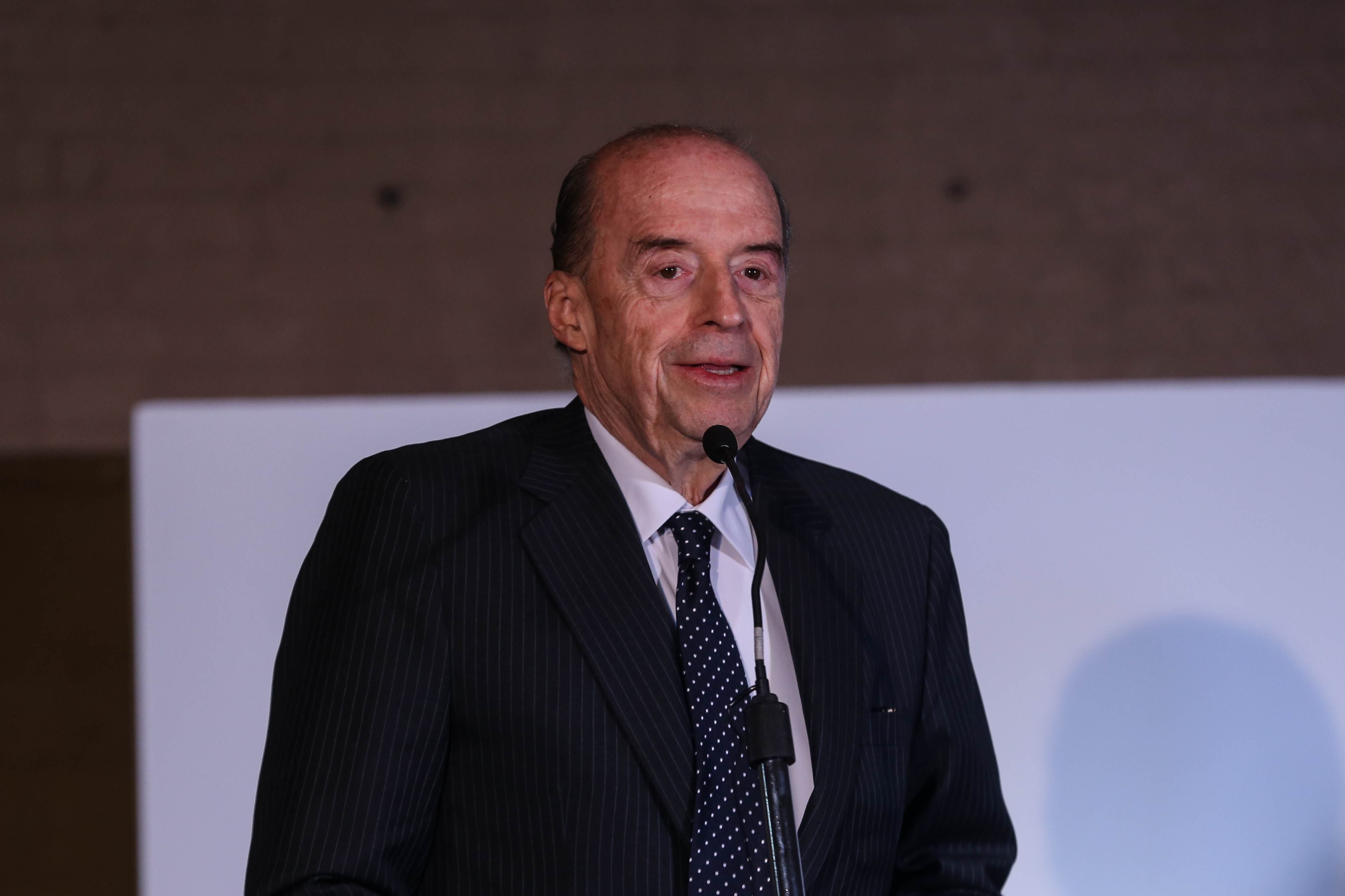 BOGOTA. Agosto 24 de 2022. El Presidente del Reino de España Pedro Sánchez, asistió al Centro de Memoria Paz y Reconciliación para recibir el informe final y las recomendaciones de la Comisión de la Verdad. En la foto: Álvaro Leyva, Ministro de Relaciones Exteriores y Paz. (Colprensa - Camila Díaz)