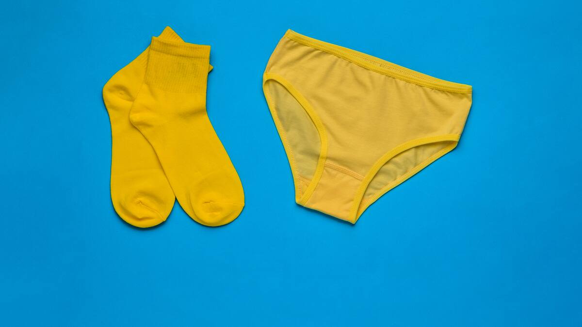 Ropa interior amarilla para fin de año: significado de usar este y otros colores