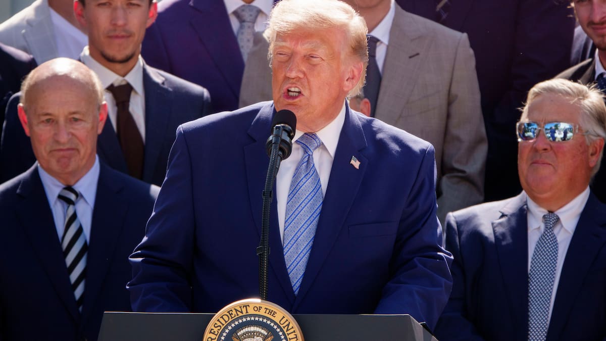 Trump critica actitud “hipócrita” de Irán y amenaza con bloqueo hasta llegar a un acuerdo