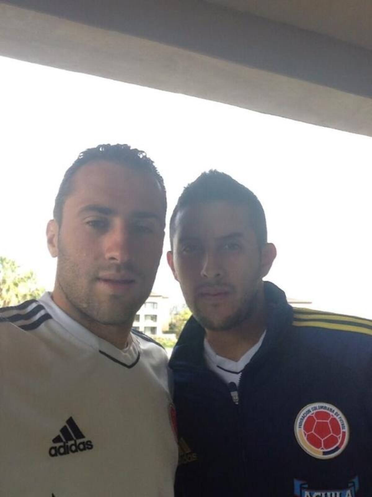 Presente y futuro del arco nacional, David Ospina y Camilo Vargas, @D_Ospina1 “@Kmilovargas12 acá les comparto esta foto con cami y listos para el primer entreno en Argentina”