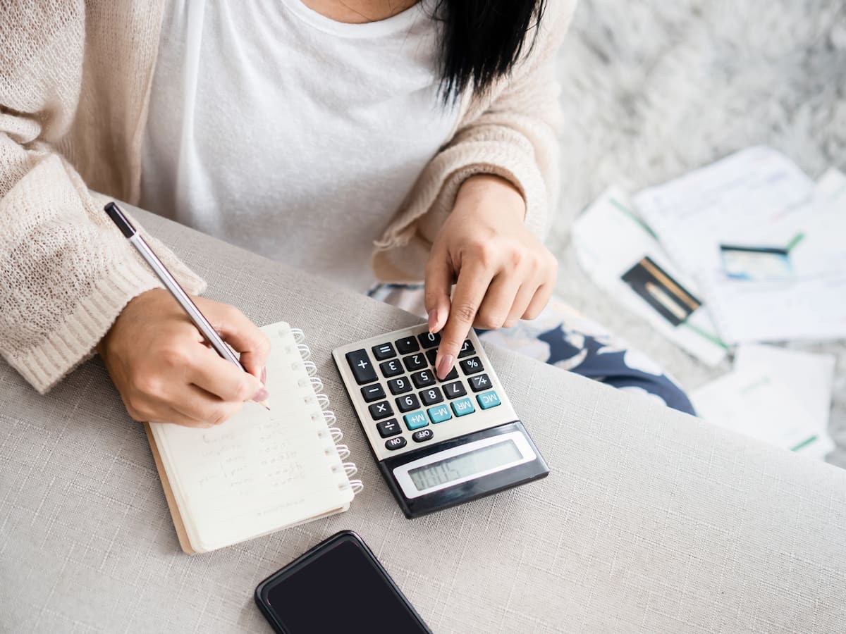 ¿Cuánto son 30 salarios mínimos en Colombia 2024? Subsidios y multas equivalentes