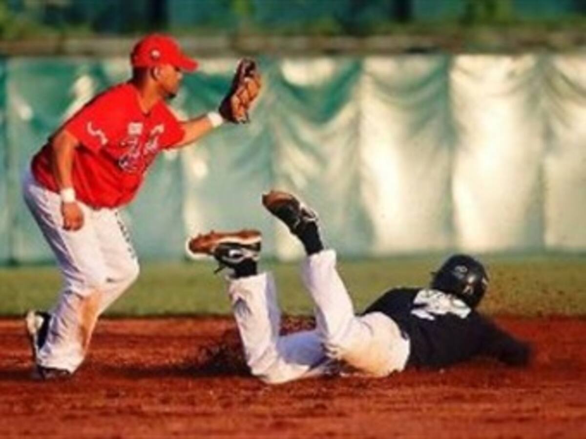 Tigres ganó 2-1 la serie semifinal del béisbol a Leones y se clasificó a la final