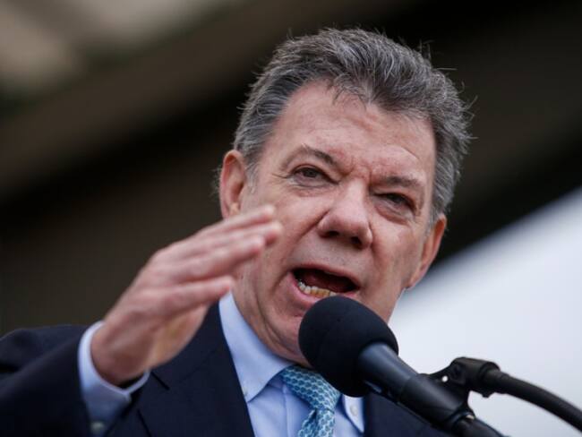 Nuevo estatuto aduanero transformará el comercio exterior en Colombia: Santos