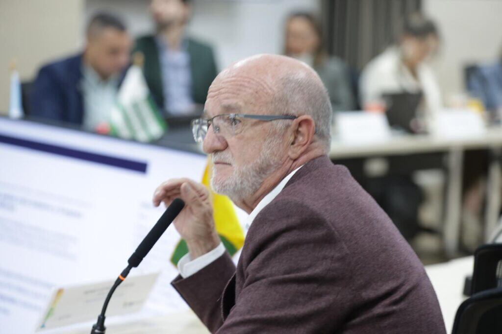 Gobernador de Caldas, rechaza impuesto al consumo en los licores