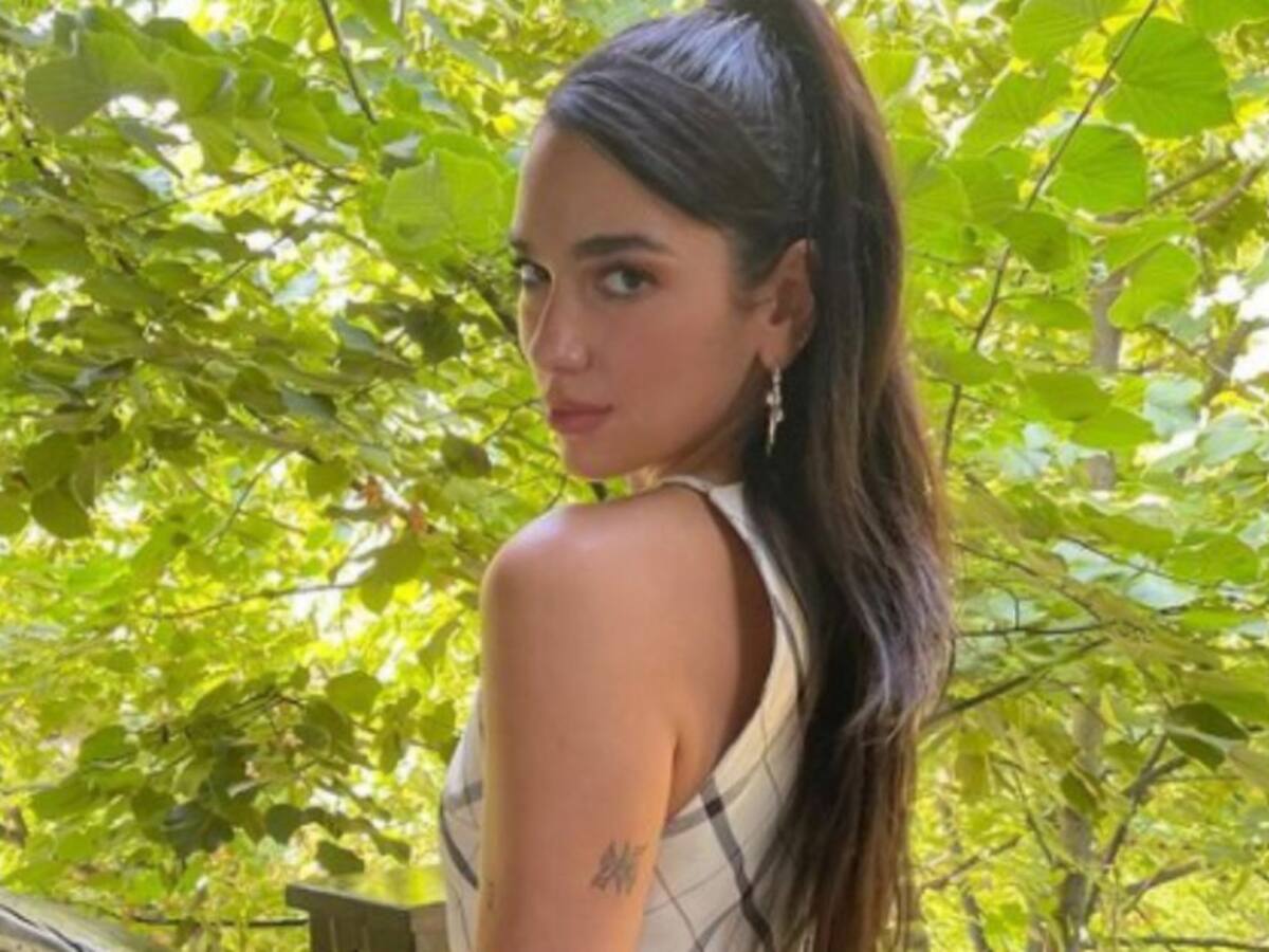 Dua Lipa sorprendió con bikini tejido que no le tapó casi nada