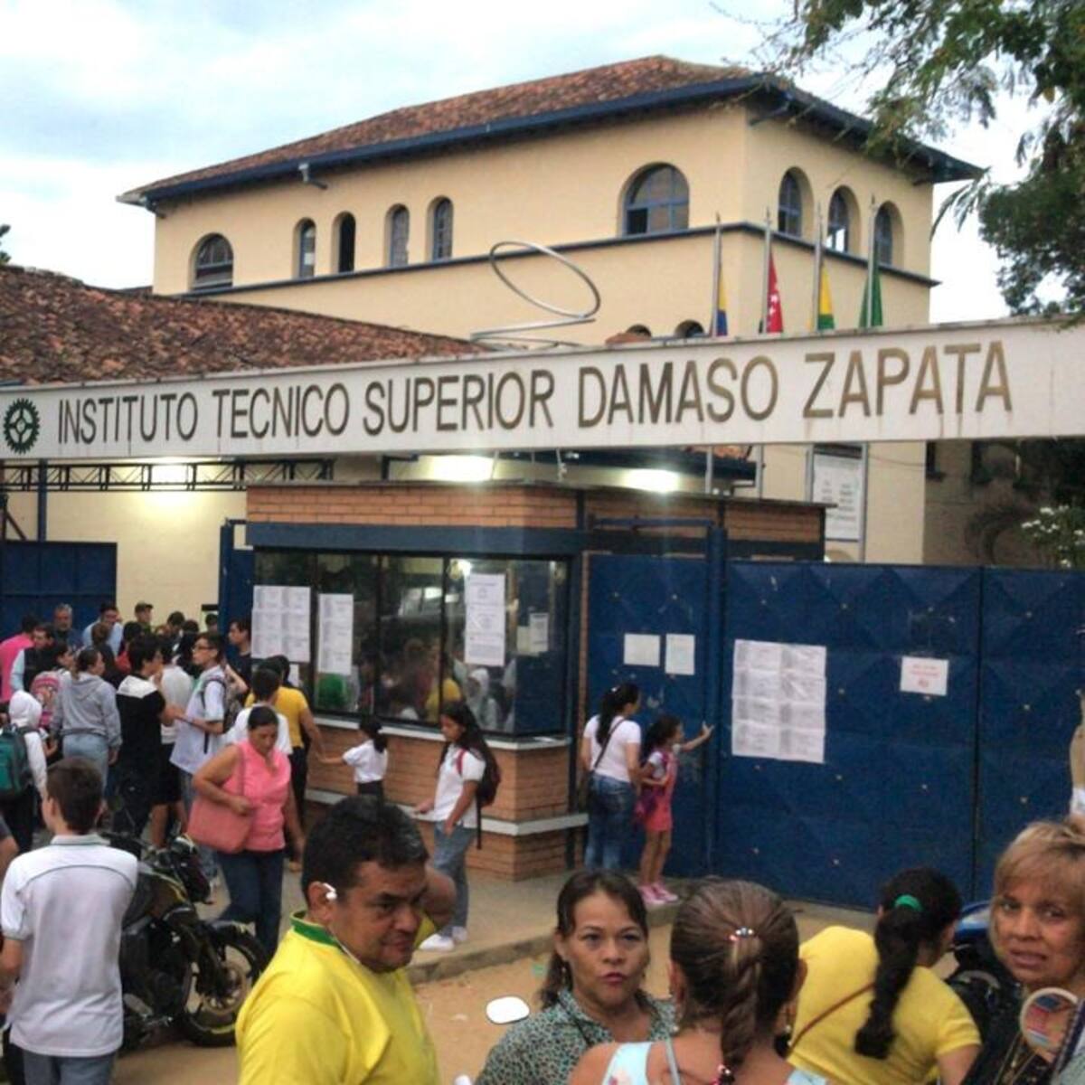 Piden suspender licitación del colegio Tecnológico por presuntas inconsistencias