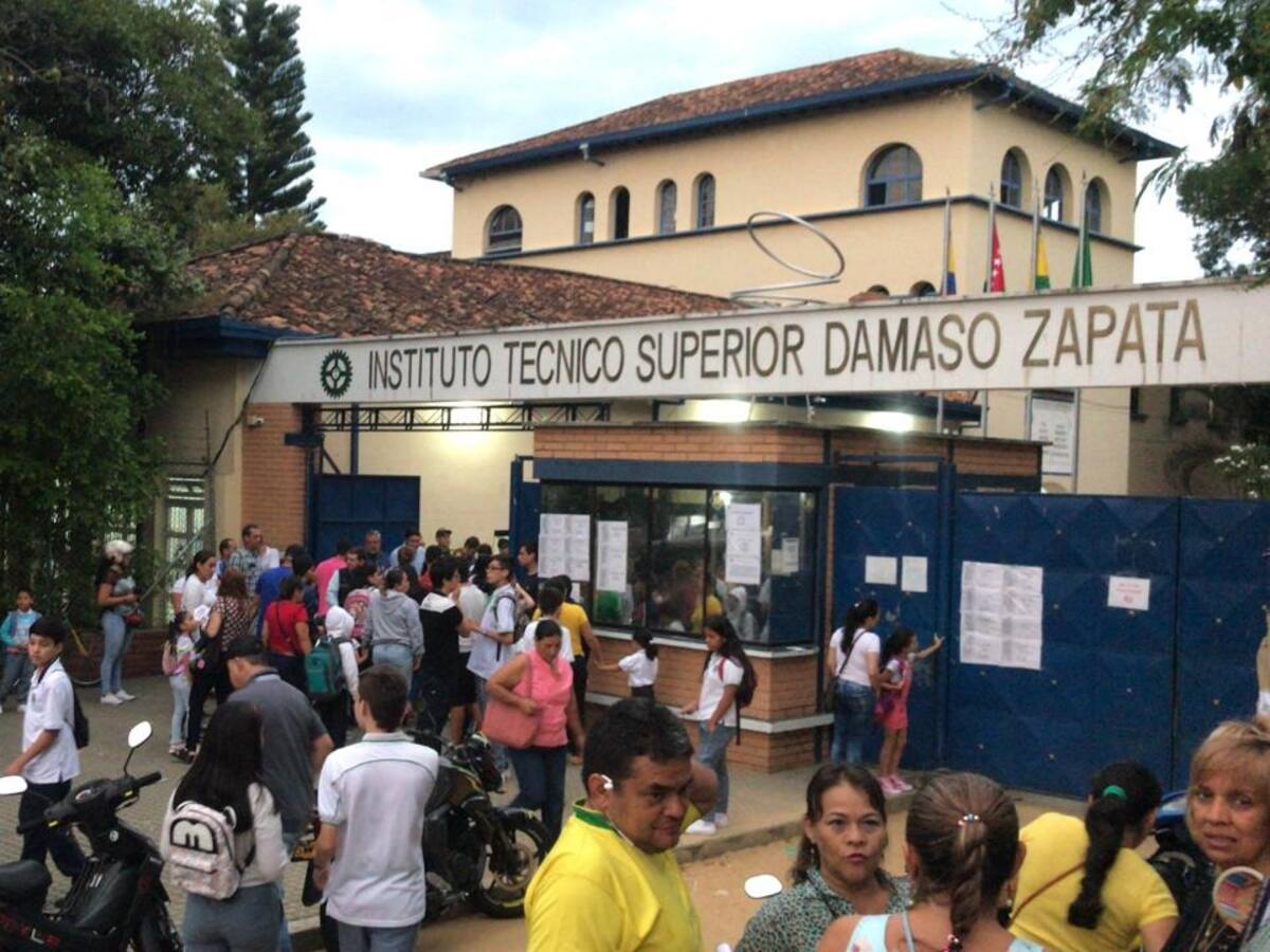 Piden suspender licitación del colegio Tecnológico por presuntas inconsistencias
