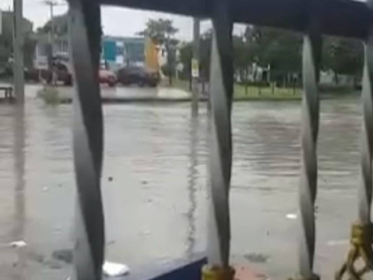 Aguacero generó inundaciones en vías principales de Cartagena