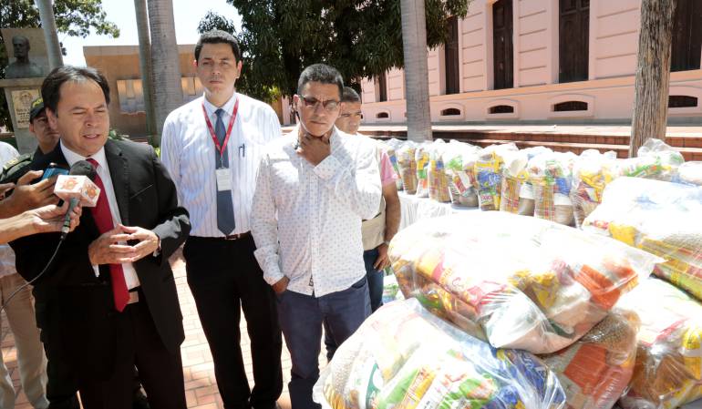 Entrega de ayudas a familias desplazadas del Tarra