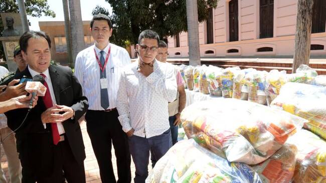 Entrega de ayudas a familias desplazadas del Tarra