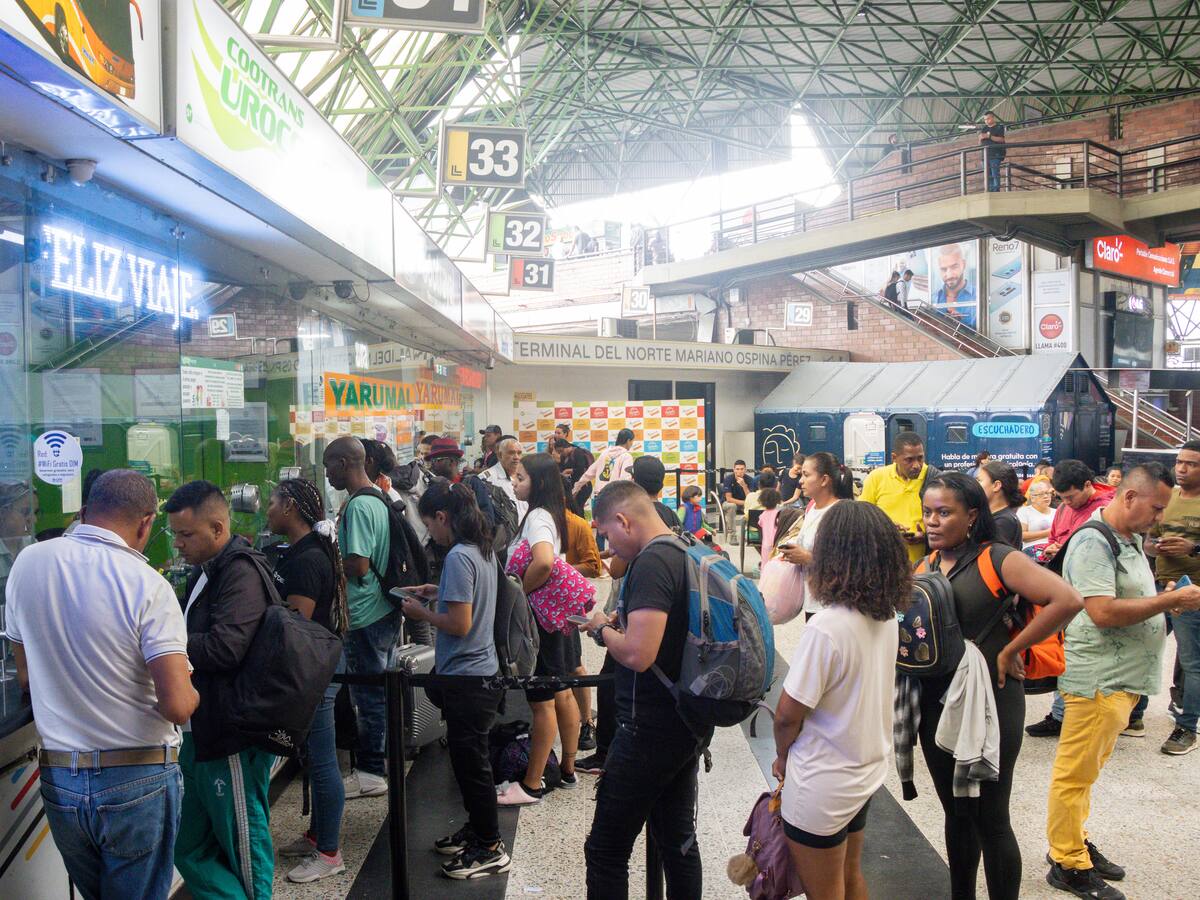 15 empresas de transporte en Medellín modificaron rutas por paro de transportadores