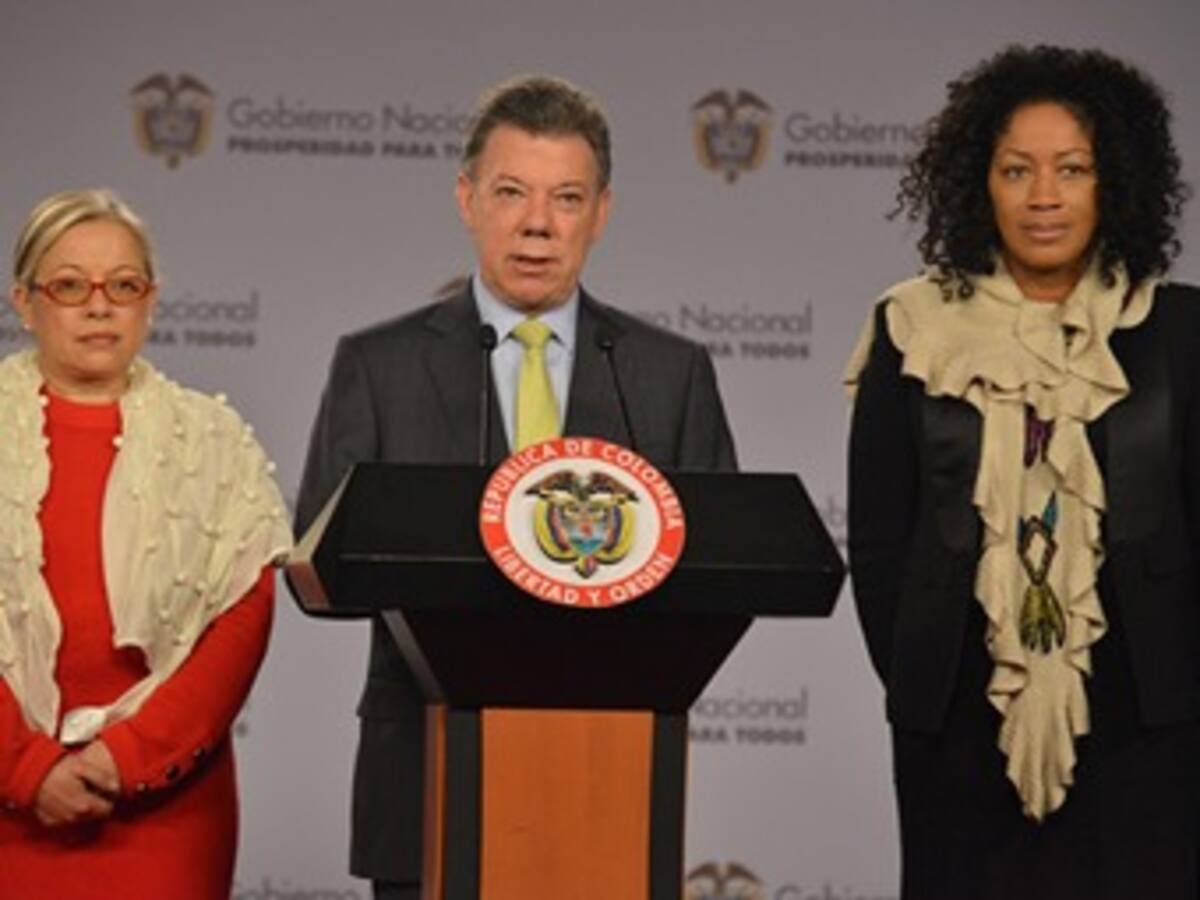 "Presencia femenina enriquecerá la mesa de negociación": Fajardo