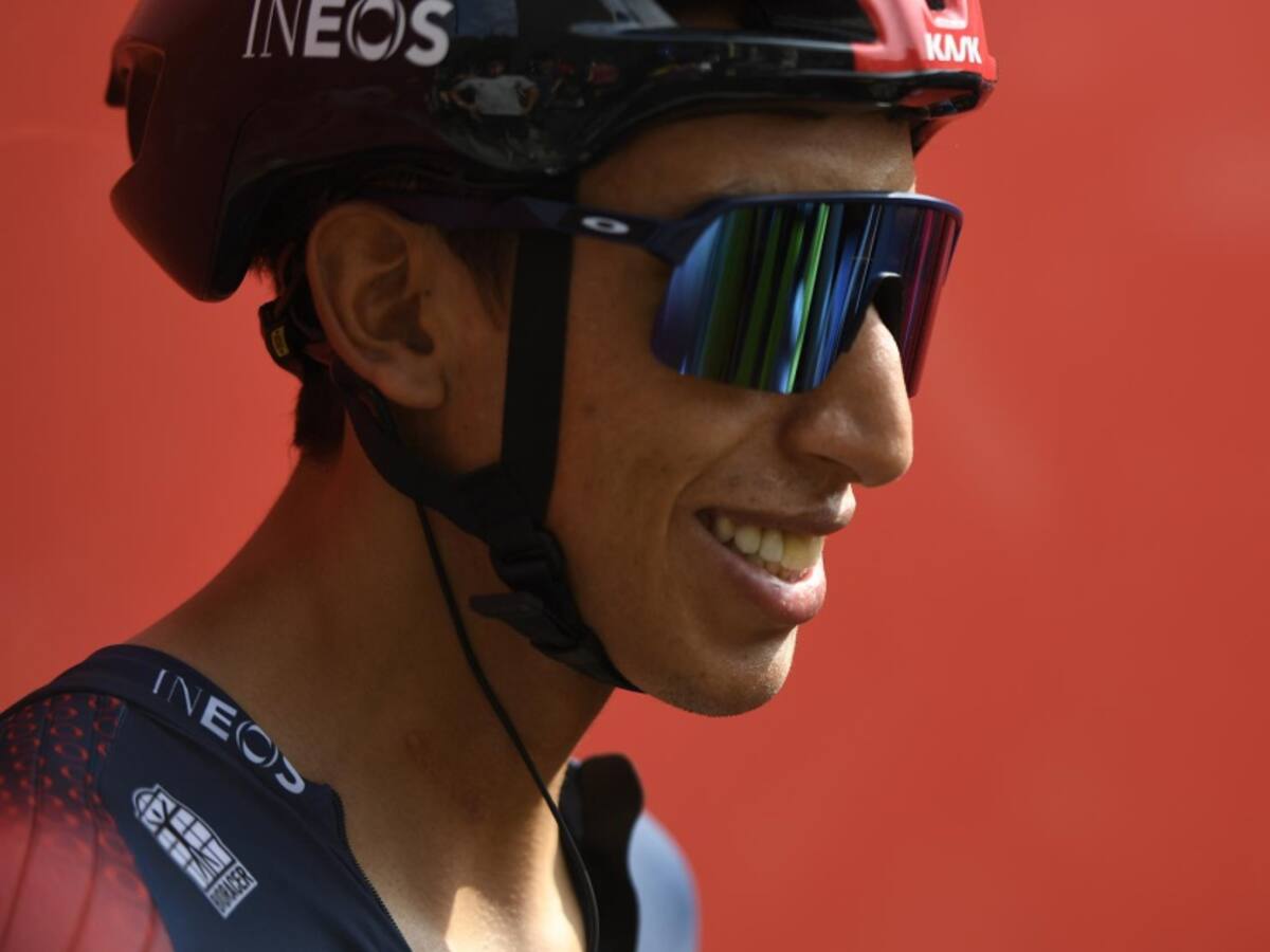 Egan Bernal y una sonrisa de oreja a oreja en su regreso a la competencia