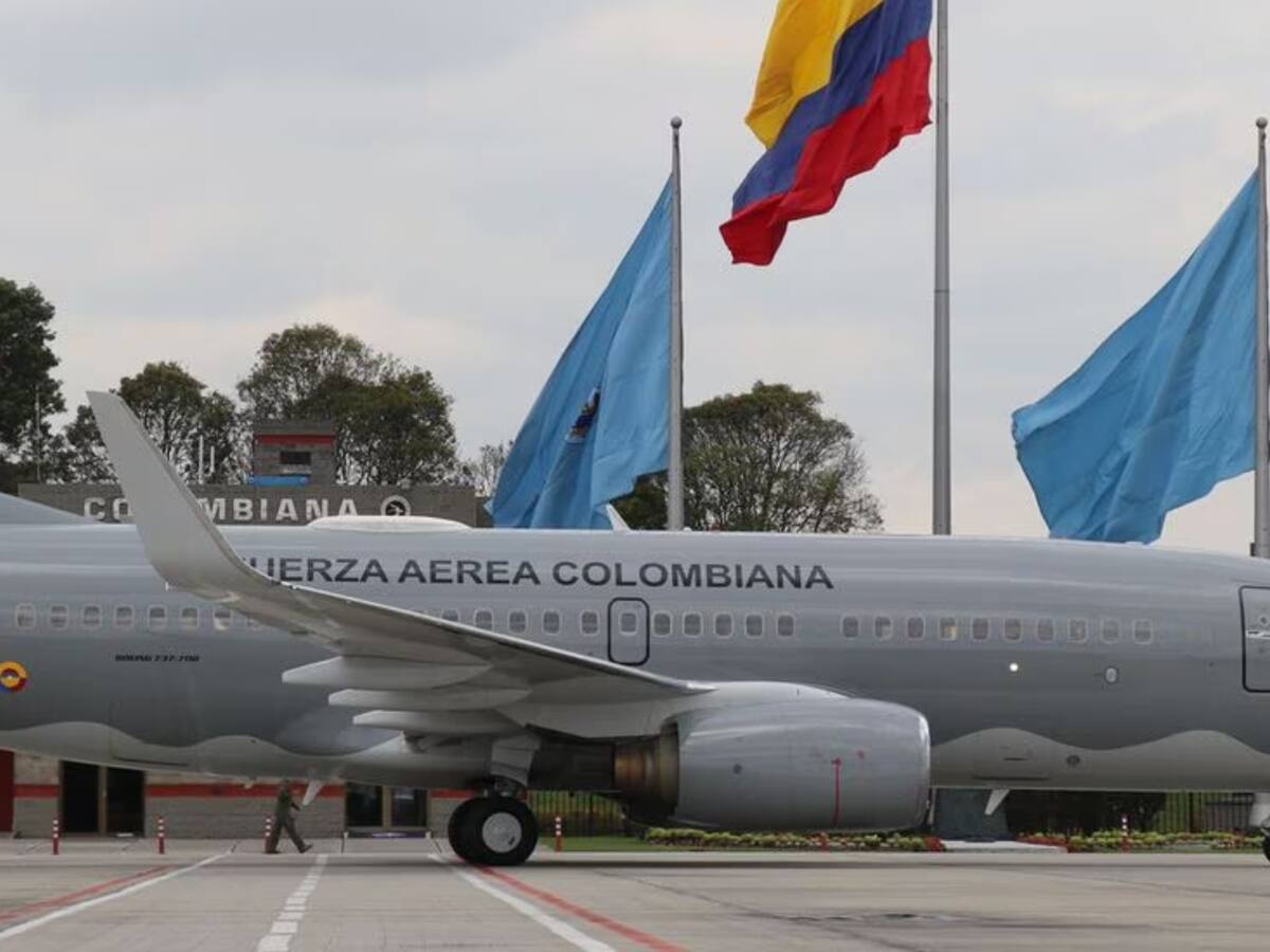Piden declarar inconstitucional el cambio de nombre de la Fuerza Aérea Colombiana