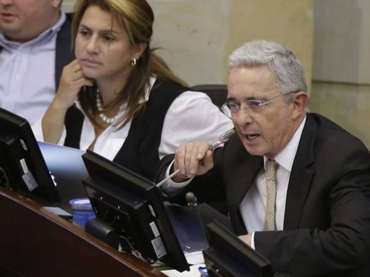 “Veo ese tema muy difícil”: Uribe sobre IVA a la canasta familiar