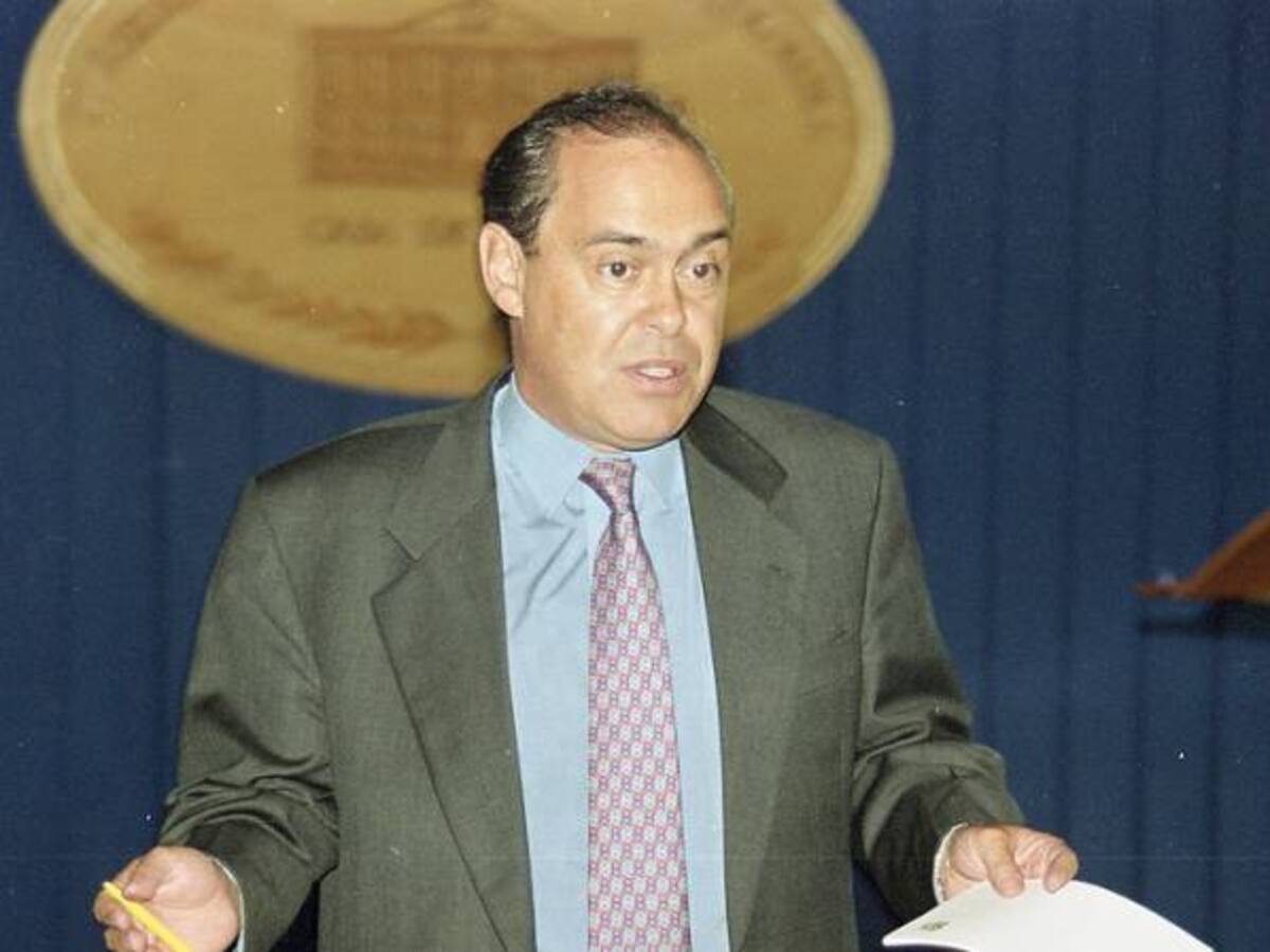 "Seríamos el único país con políticos en procesos vigentes": excomisionado de paz