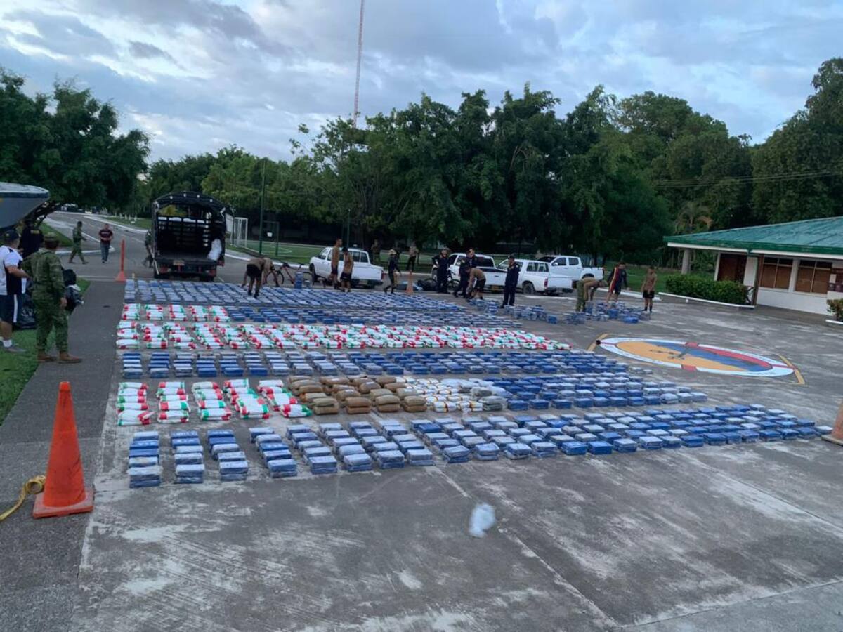 Armada afectó finanzas del narcotráfico por 5 billones de dólares