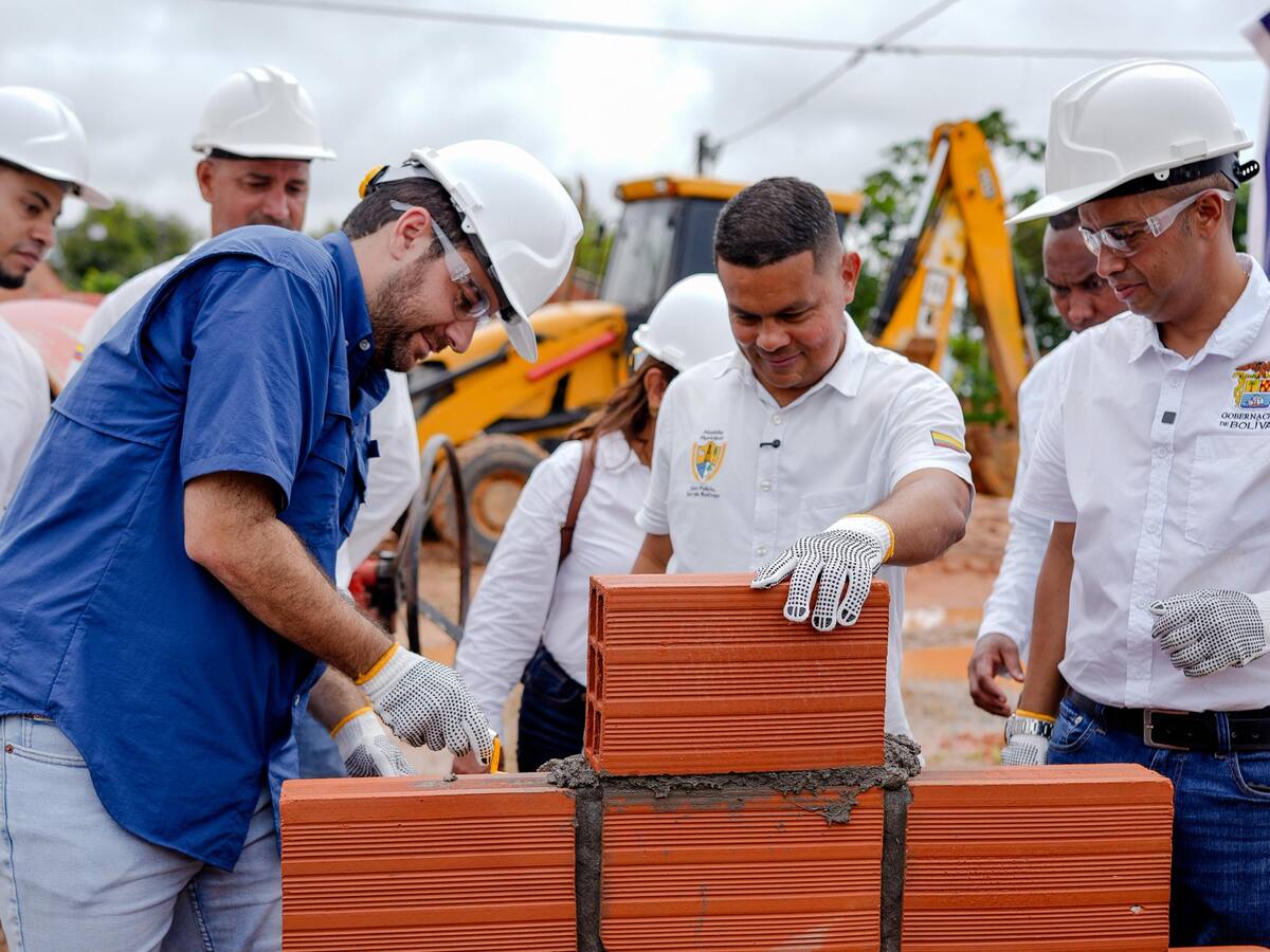 Gobernador Yamil Arana dio inicio a construcción de 300 viviendas para familias de San Pablo