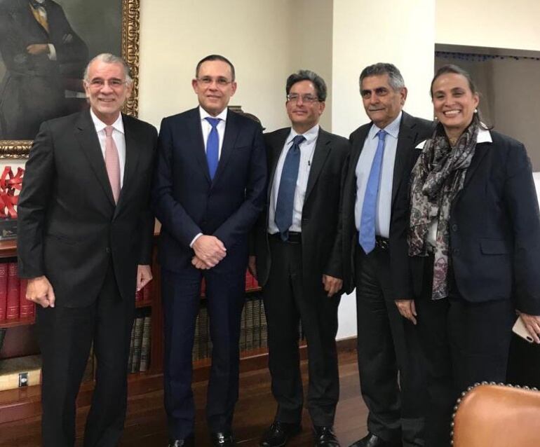 Reunión con el Ministro de Haciendo, Alberto Carrasquilla (@EfrainCepeda) 