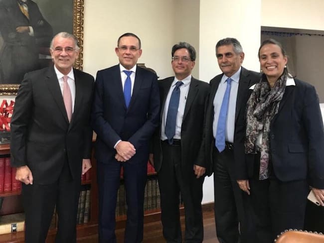 Reunión con el Ministro de Haciendo, Alberto Carrasquilla (@EfrainCepeda)
 