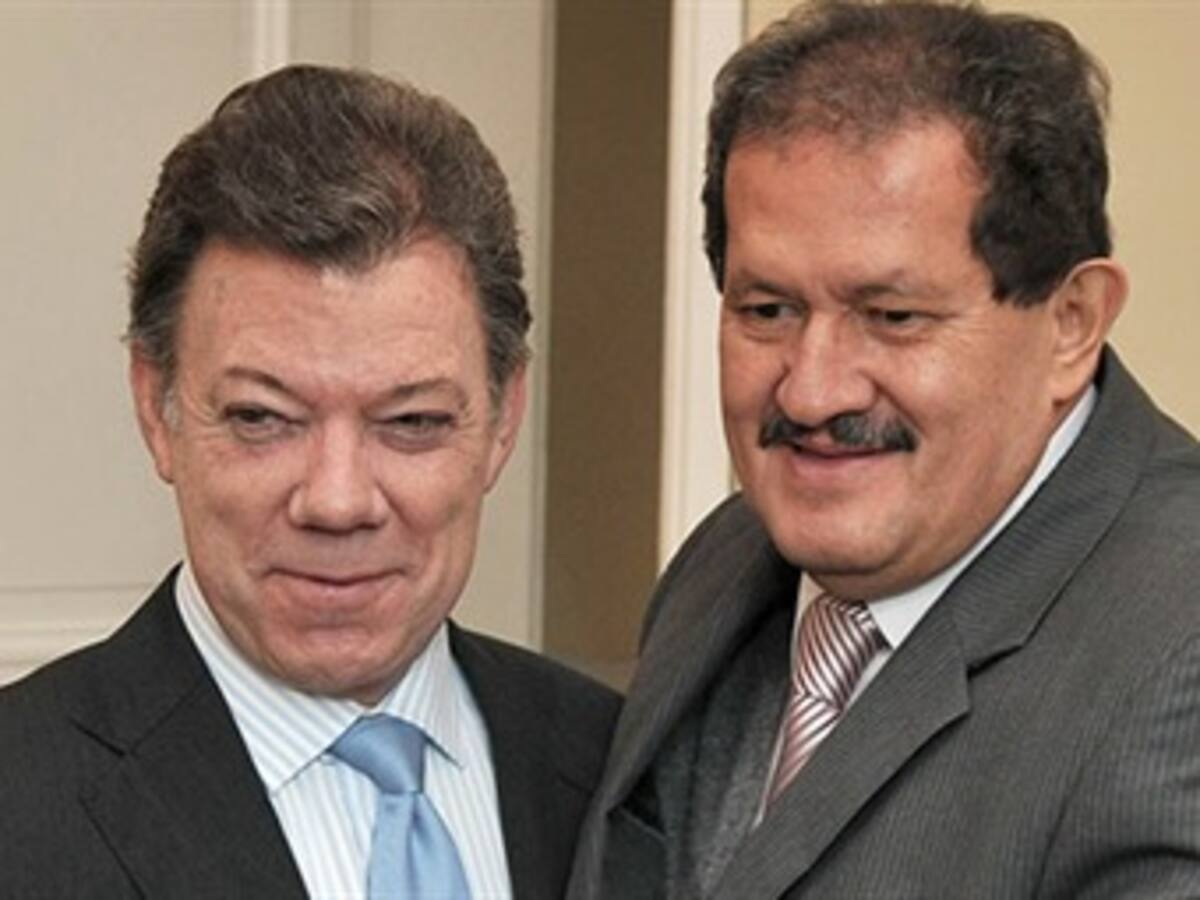 Santos reconoce equivocaciones en el Gobierno y anuncia rectificaciones