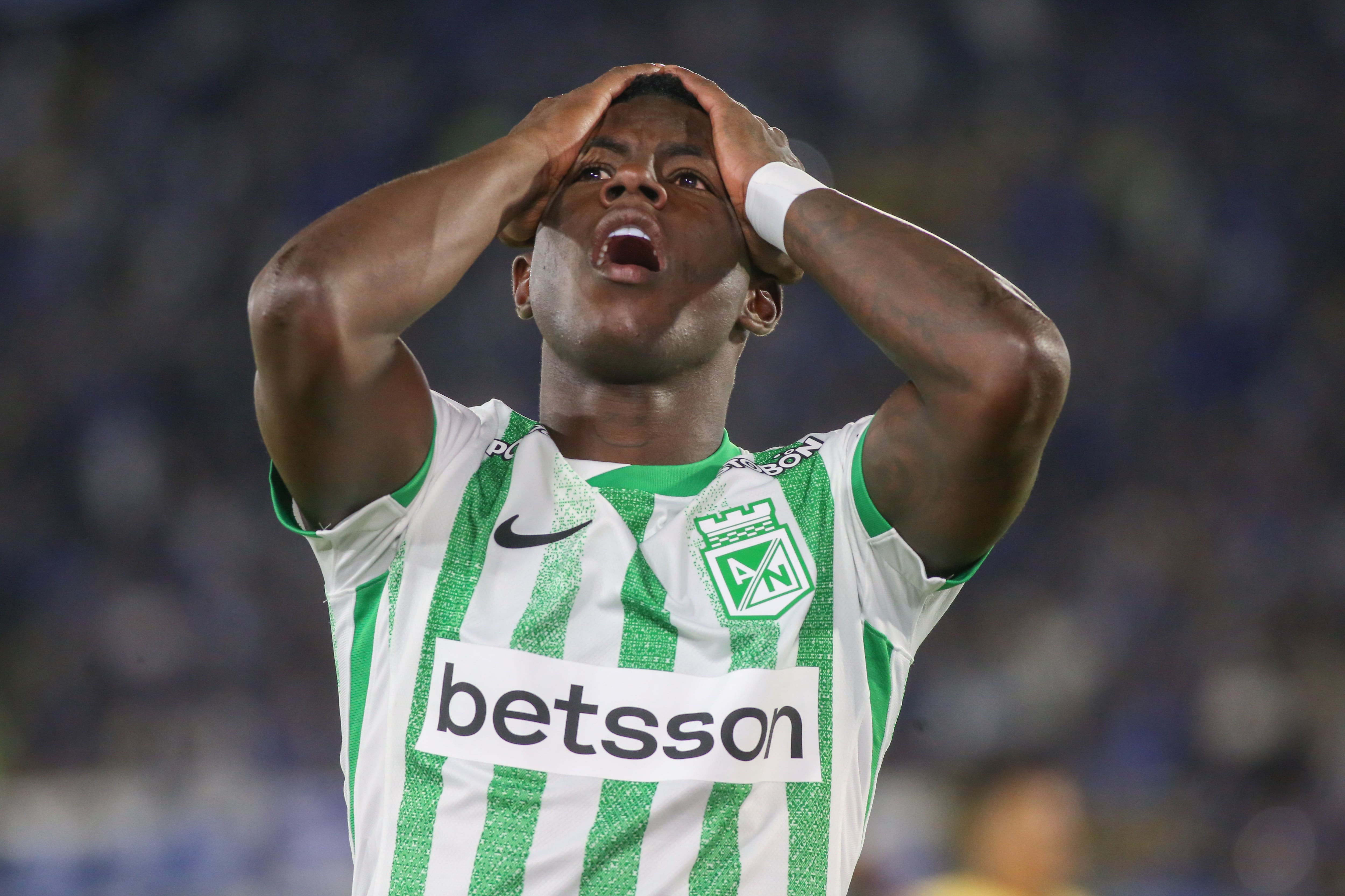 Marino Hinestroza, extremo de Atlético Nacional. (Photo by Daniel Garzon Herazo/NurPhoto via Getty Images)