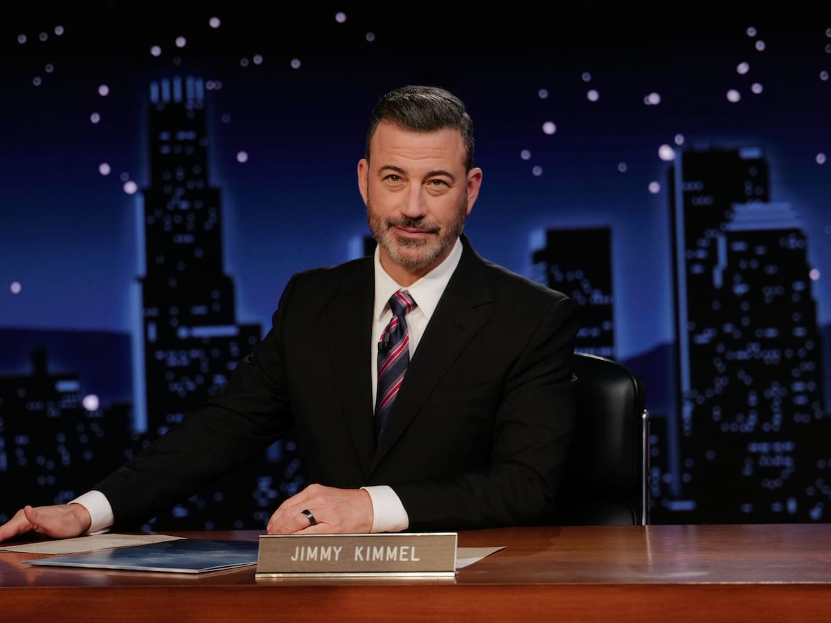 El comediante Jimmy Kimmel rebate las críticas por un chiste sobre Melania Trump