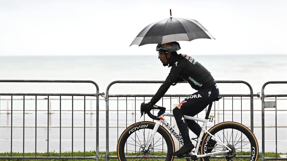 Daniel Felipe Martínez prácticamente asegura podio en la París-Niza: así le fue en la etapa 7