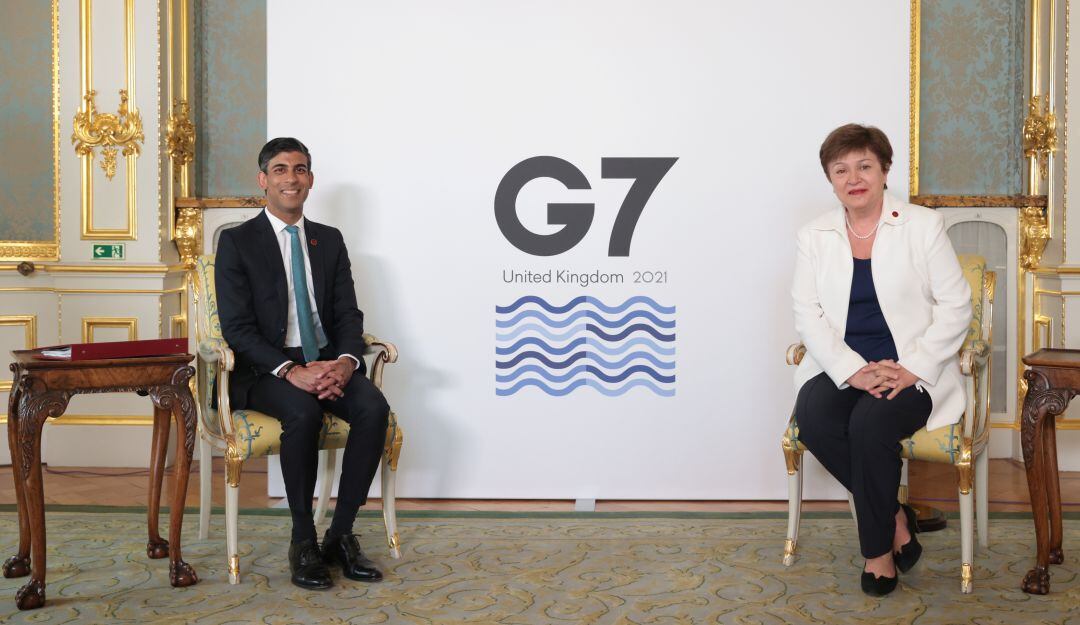 El canciller de Hacienda de Gran Bretaña, Rishi Sunak, se reúne con la directora gerente del Fondo Monetario Internacional (FMI), Kristalina Georgieva, en la cumbre del G7