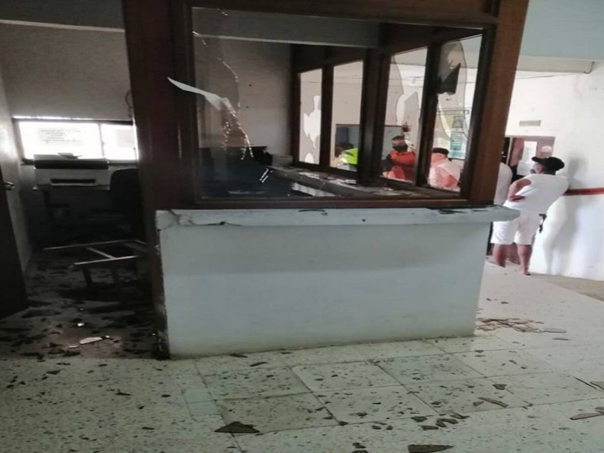 Destrozos en hospital de Piojó, murió paciente cuando no había médico