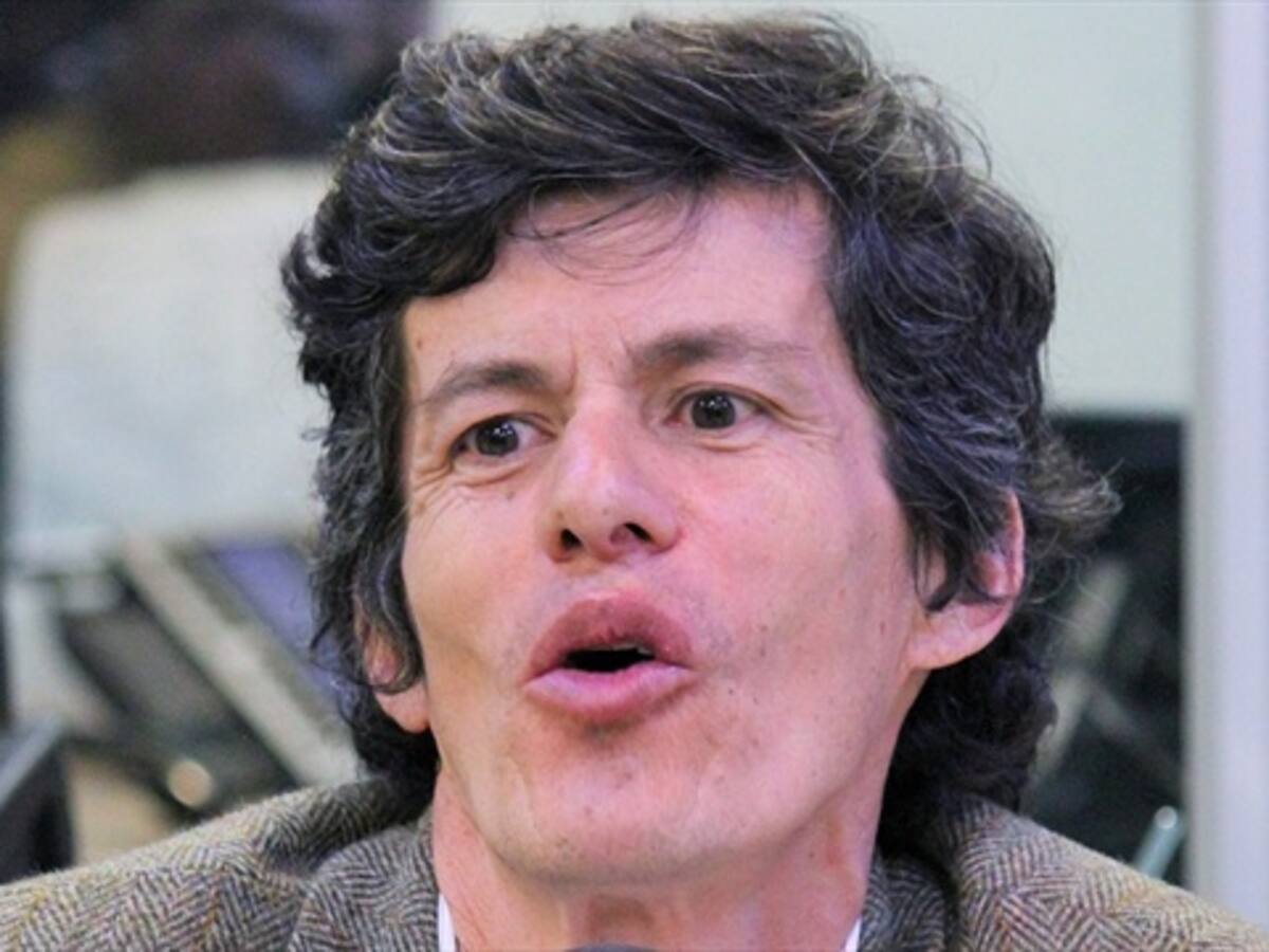 Las cortes quieren mantener el régimen clientelista de la justicia: Flórez