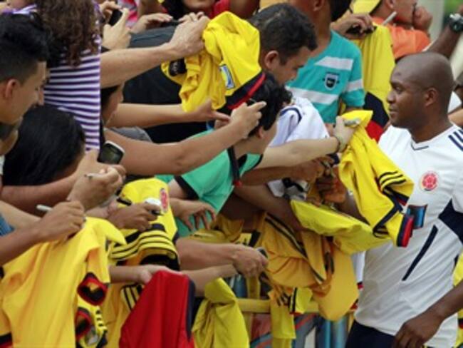 Selección Colombia se acerca a los hinchas que la apoyan en Barranquilla